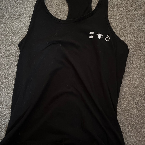 Orangetheory Set of 8 Tanks - Picture 1 of 8